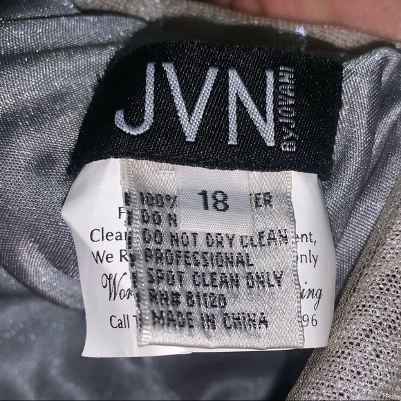 Selling this gorgeous sky blue dress size 18 - Picture 7 of 11